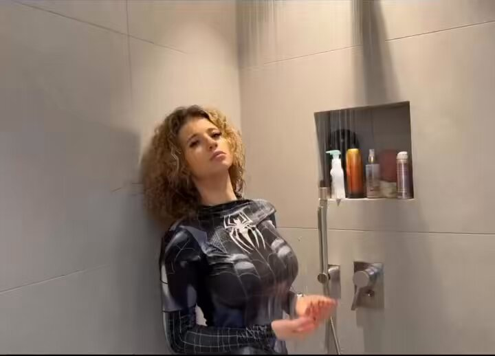 Yololary leak nude video
